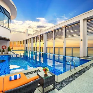  아파트 Luxury - Rooftop Swimming Pool - Front - Hinata